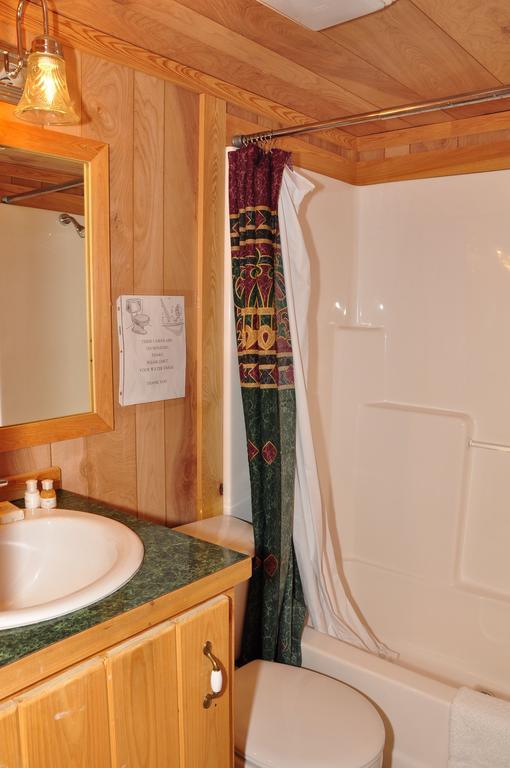 Plymouth Rock Camping Resort Deluxe Cabin 19 Elkhart Lake Esterno foto